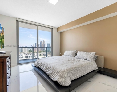 300 Sunny Isles - Photo Thumbnail 10