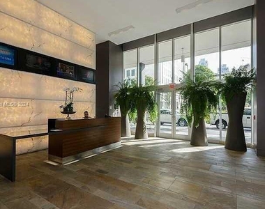 500 Brickell Av - Photo Thumbnail 19