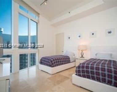 16001 Collins Ave - Photo Thumbnail 13