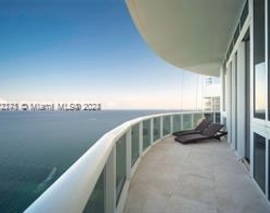 16001 Collins Ave - Photo Thumbnail 1