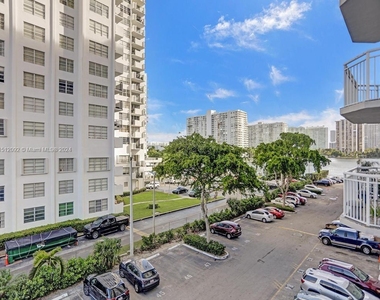 18051 Biscayne Blvd - Photo Thumbnail 30