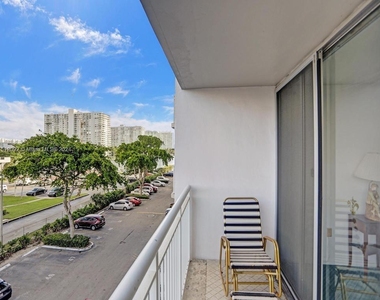 18051 Biscayne Blvd - Photo Thumbnail 29