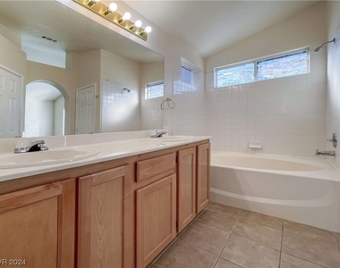 9555 Malvasia Court - Photo Thumbnail 13