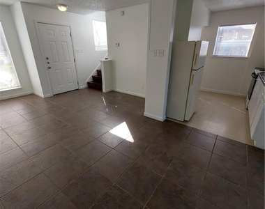 1542 Katy Street - Photo Thumbnail 3