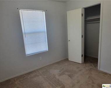 4305 Abigail Drive - Photo Thumbnail 14