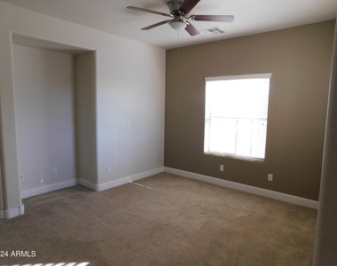 15385 W Dreyfus Street - Photo Thumbnail 10