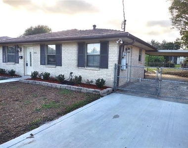 3611 Arizona Avenue - Photo Thumbnail 1