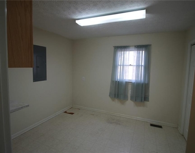 6325 Woodstock Road - Photo Thumbnail 19