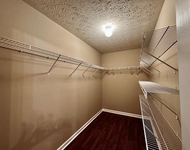 210 Mincey Way - Photo Thumbnail 13