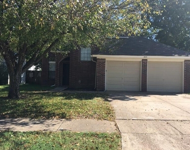 925 Ragland Drive - Photo Thumbnail 0