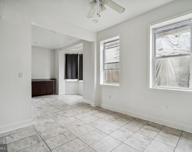 2633 Kensington Avenue - Photo Thumbnail 6