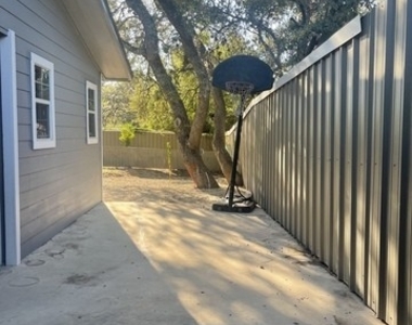 11931 Manzanita St - Photo Thumbnail 20