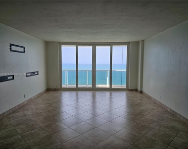 3725 S Ocean Dr - Photo Thumbnail 10