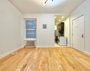 709 Dekalb Avenue - Photo Thumbnail 2