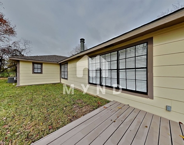 9606 Carlow Ln - Photo Thumbnail 26