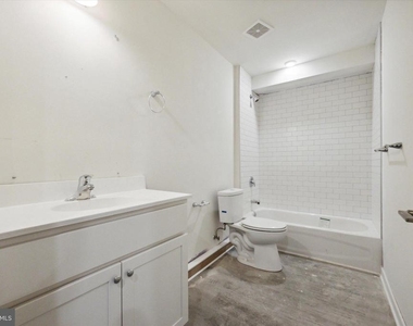 2451 Frankford Ave - Photo Thumbnail 15