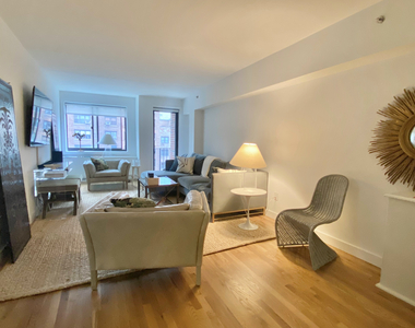 101 West 15th Street - Photo Thumbnail 4