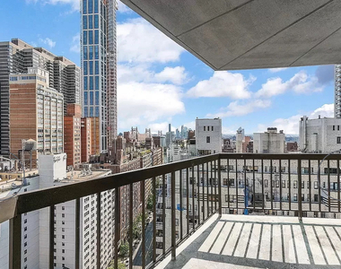 360 East 57th Street - Photo Thumbnail 6