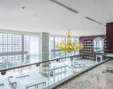 465 Brickell Ave - Photo Thumbnail 5