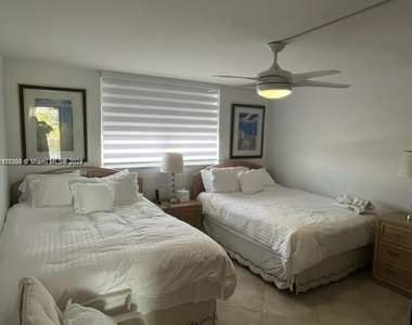 609 Ocean Dr - Photo Thumbnail 9