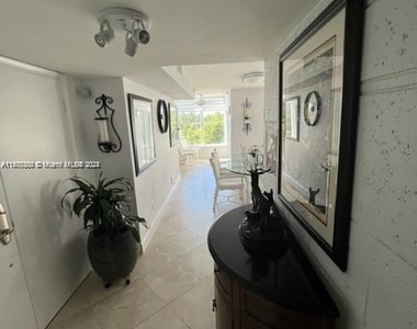 609 Ocean Dr - Photo Thumbnail 12