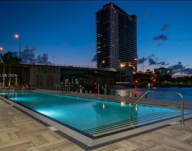 4010 S Ocean Dr - Photo Thumbnail 3