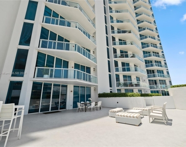 6515 Collins Ave - Photo Thumbnail 11