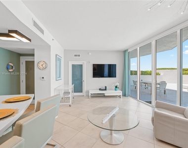 6515 Collins Ave - Photo Thumbnail 9