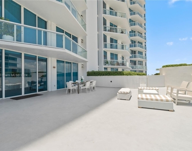 6515 Collins Ave - Photo Thumbnail 10