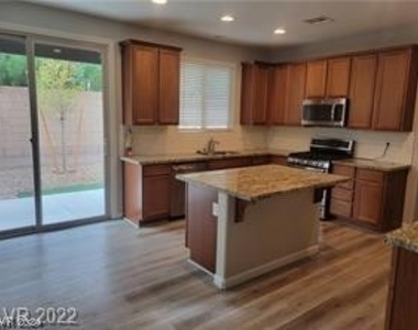 9537 Northvale Court - Photo Thumbnail 15