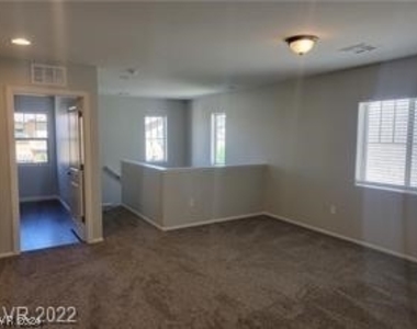 9537 Northvale Court - Photo Thumbnail 10