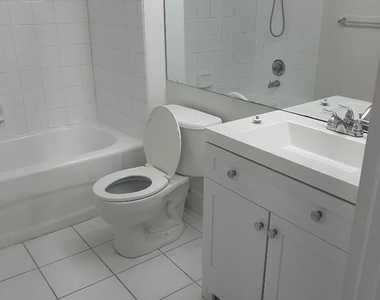 1160 Wildwood Lakes Blvd - Photo Thumbnail 7