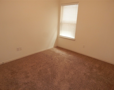 18309 Piedra Drive - Photo Thumbnail 10