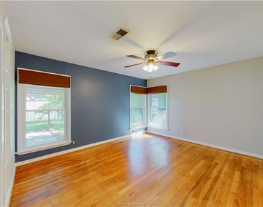 2104 Elmwood - Photo Thumbnail 22