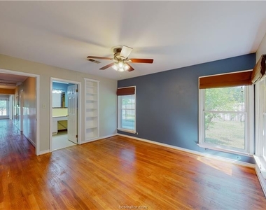 2104 Elmwood - Photo Thumbnail 24