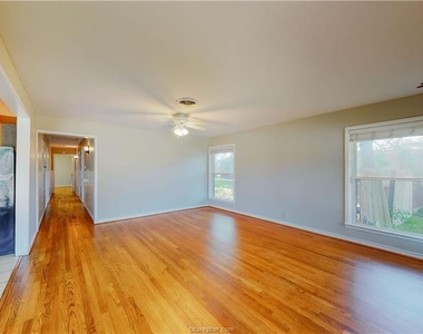 2104 Elmwood - Photo Thumbnail 10