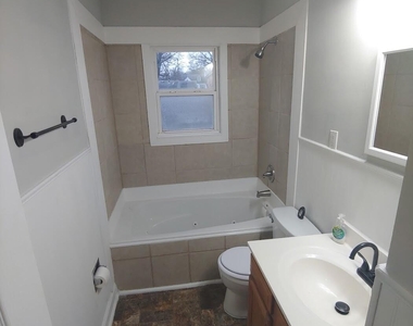 4010 Valley View Dr - Photo Thumbnail 8