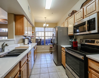 14950 W Mountain View Boulevard - Photo Thumbnail 6