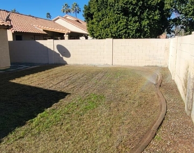 2350 W Myrtle Drive - Photo Thumbnail 41