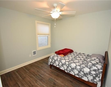 435 Ferry Street - Photo Thumbnail 5