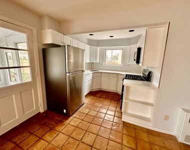 78 Cedarhurst Avenue - Photo Thumbnail 5