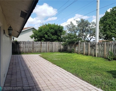 4520 Nw 94th   Ter - Photo Thumbnail 3