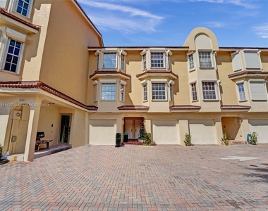 4212 N Ocean Dr - Photo Thumbnail 22