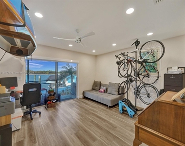 4212 N Ocean Dr - Photo Thumbnail 33