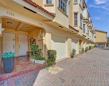 4212 N Ocean Dr - Photo Thumbnail 26