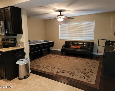 2795 Bamboo Dr - Photo Thumbnail 19