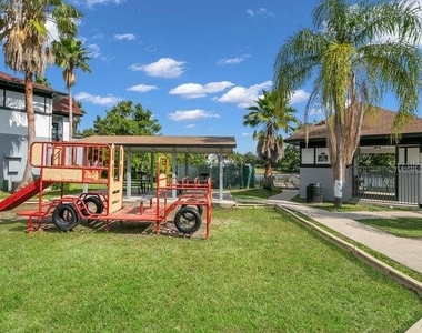 3702 Palm Desert Lane - Photo Thumbnail 17