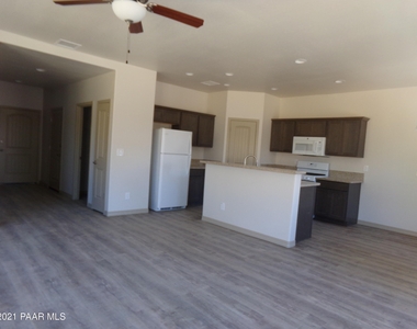 2924 N Yavapai Road - Photo Thumbnail 1