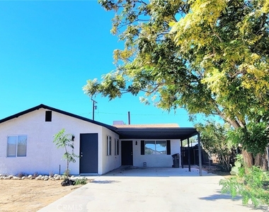 6420 Cholla Avenue - Photo Thumbnail 0