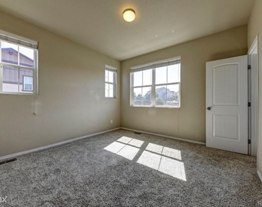 5295 Prominence Pt - Photo Thumbnail 12